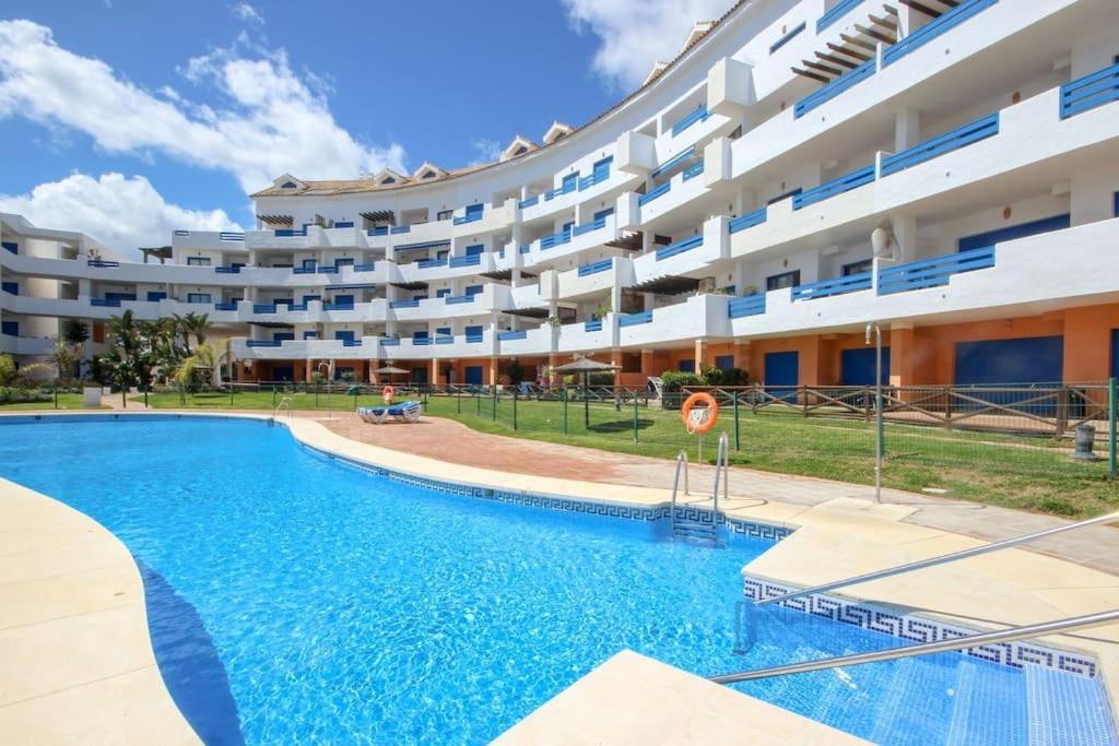 2 Bedrooms Sea And Pool View Apt In Duquesa Golf & Gardens Manilva Castillo de Sabinillas Exterior photo