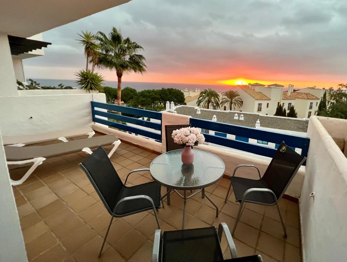 2 Bedrooms Sea And Pool View Apt In Duquesa Golf & Gardens Manilva Castillo de Sabinillas Exterior photo